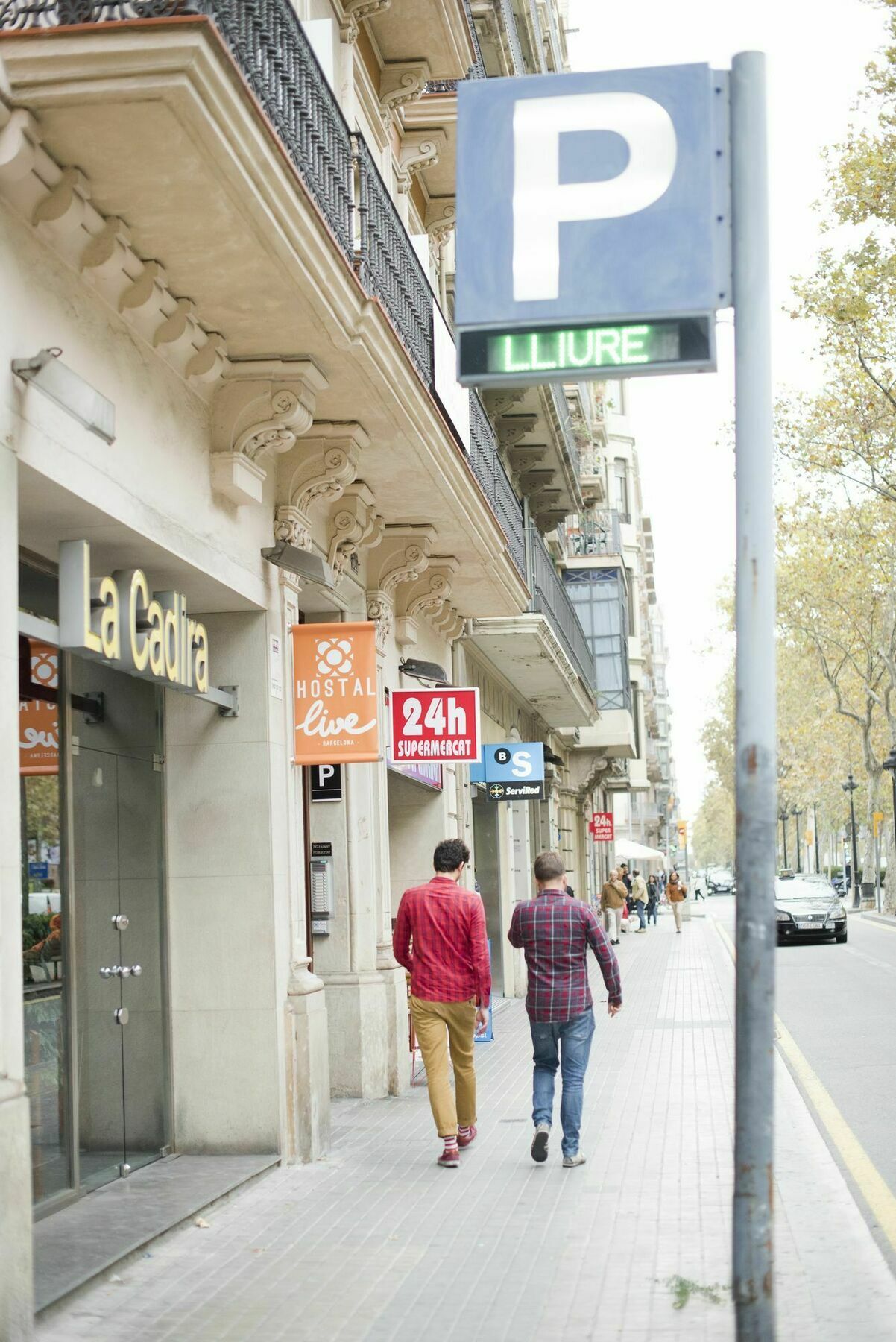 Hostal Live Barcelona Exterior photo